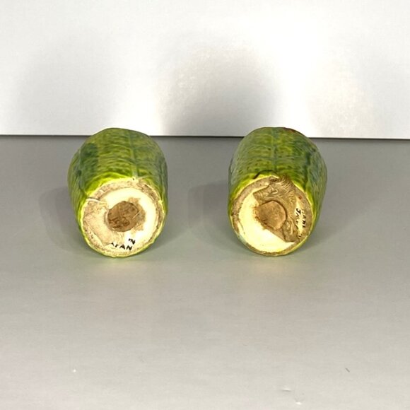 Ceramic Tomato & Leaf Salt & Pepper Shakers, VIntage, Spices - Picture 5 of 7